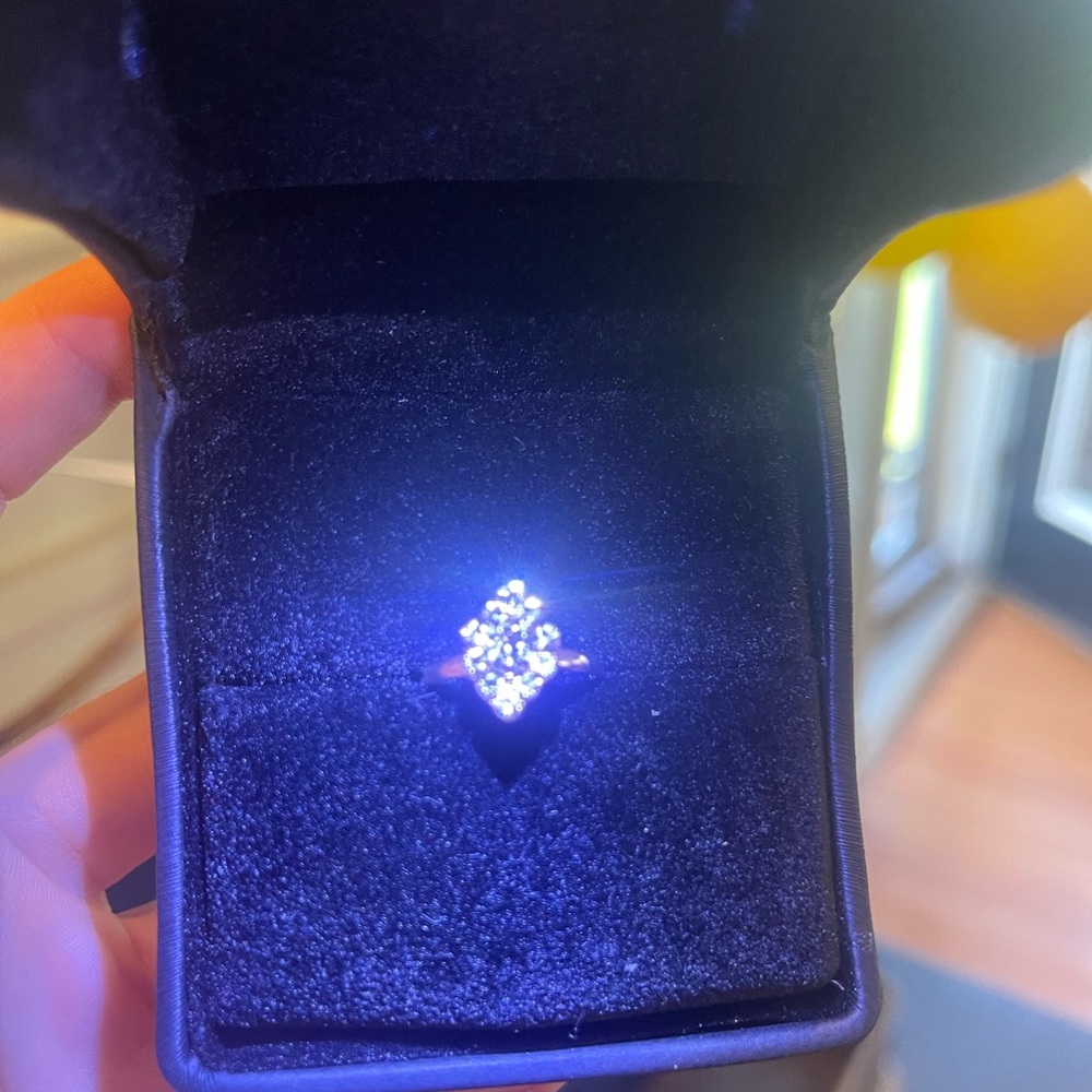 Diamond Ring - Picture 8 of 9
